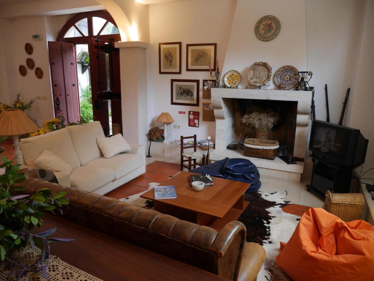 Casa Dos Arrabidos Guest House Torres Novas Luaran gambar