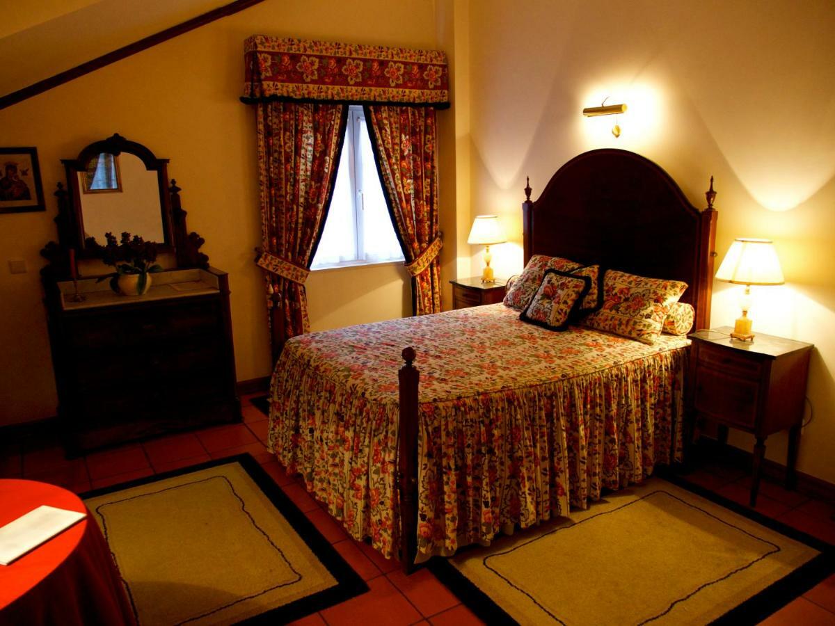 Casa Dos Arrabidos Guest House Torres Novas Luaran gambar